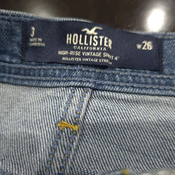Hollister High-Waisted Distressed Denim Shorts with Sunflower Patch w26 - Picture 8 of 13